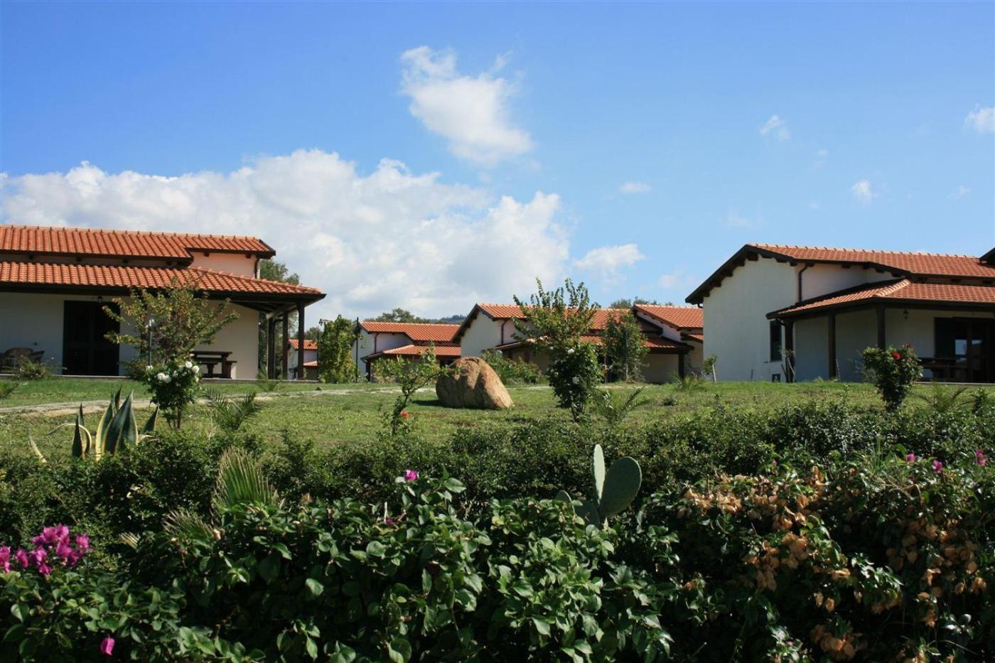 Agriturismo Ninea Ricadi Luaran gambar