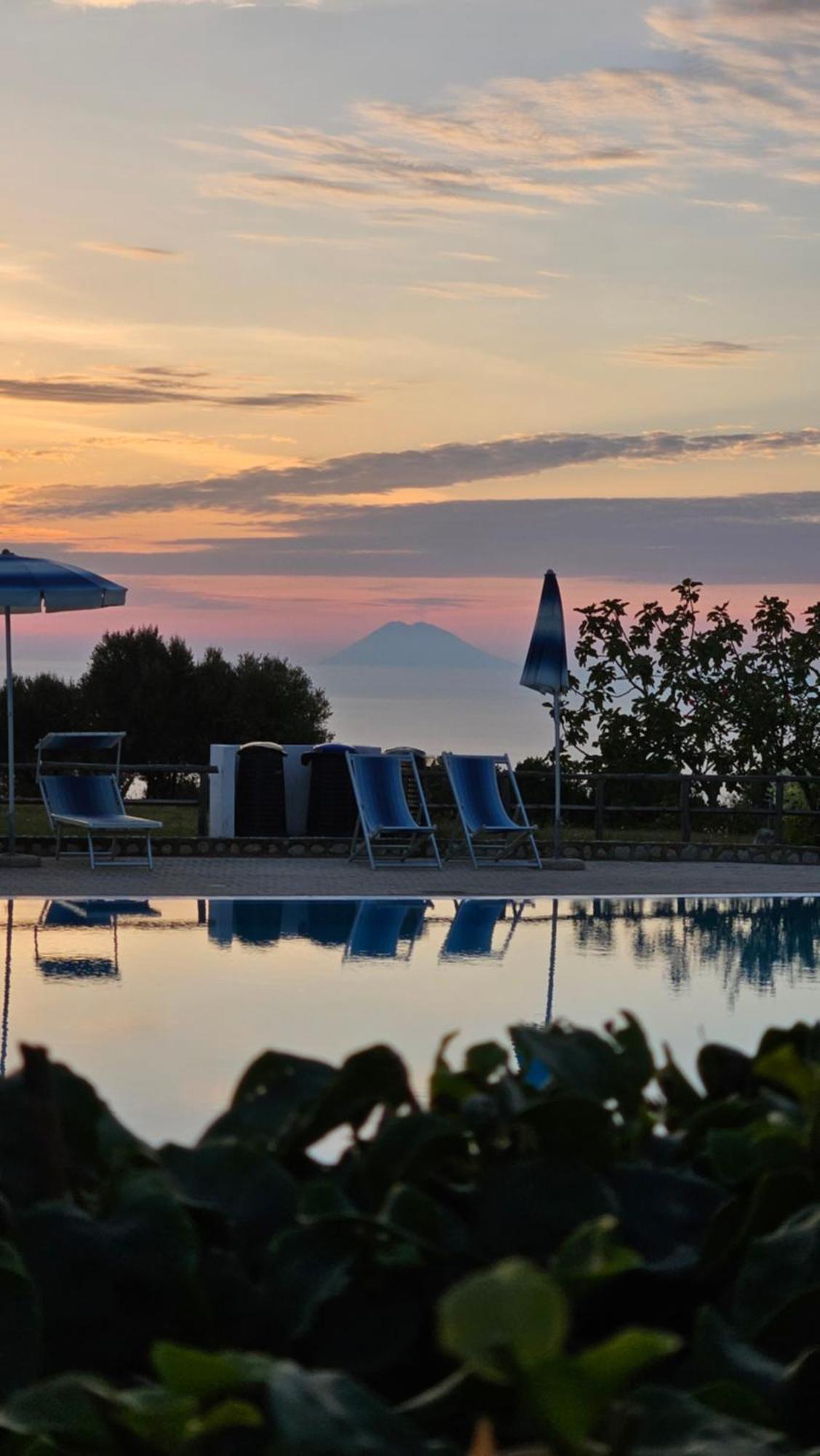 Agriturismo Ninea Ricadi Luaran gambar