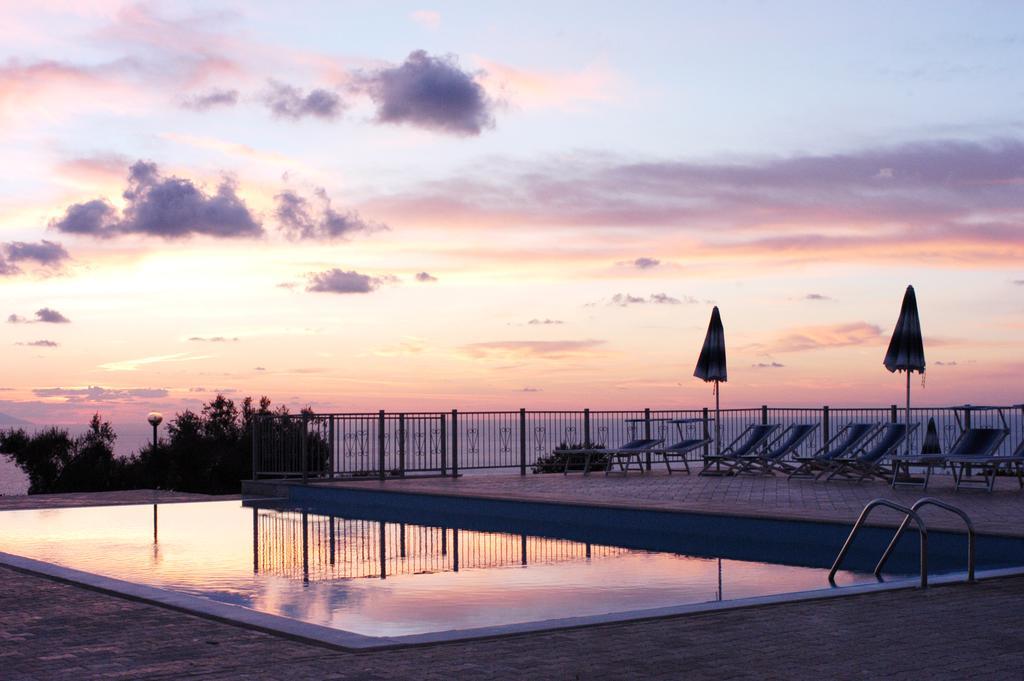 Agriturismo Ninea Ricadi Luaran gambar